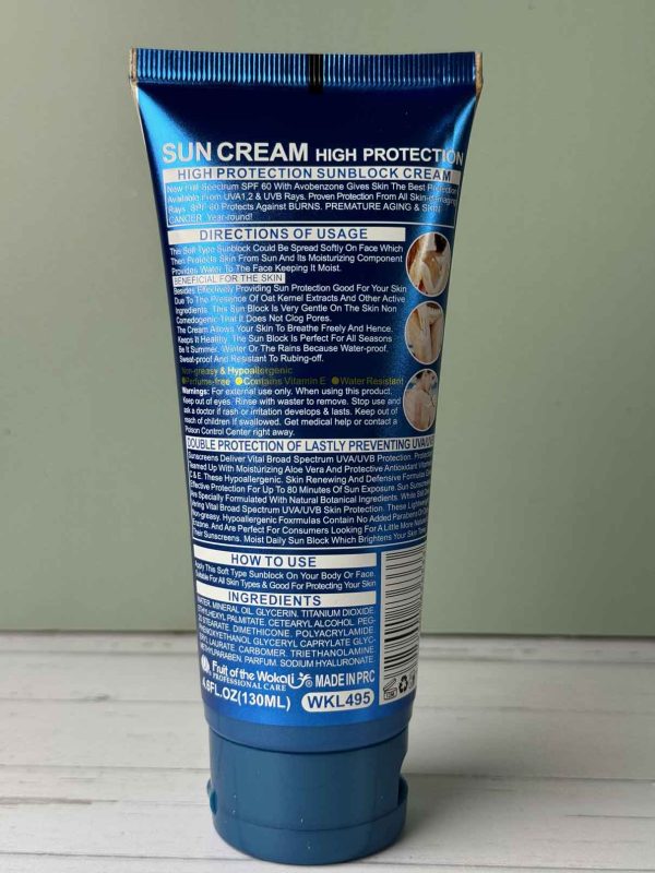 کرم ضدآفتاب بی رنگ وکالی SPF60 انواع پوست حجم 130 میلی‌لیتر - Image 3