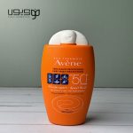 ضد آفتاب بی رنگ فلوئید اسپورت اون پوست حساس SPF50 - Image 3