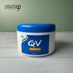 کرم مرطوب کننده کاسه‌ای QV مخصوص پوست‌های خیلی خشک مدل Replenishes حجم 250 گرم